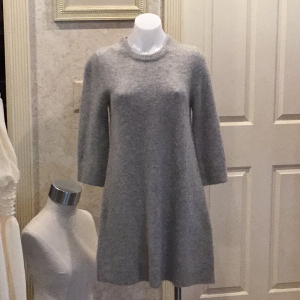 55% cashmere 35% silk midi gray dress, mint condition size sm, dress by theory